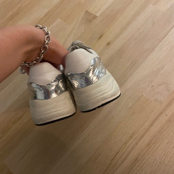 Star Sneakers! - Picture 5 of 6